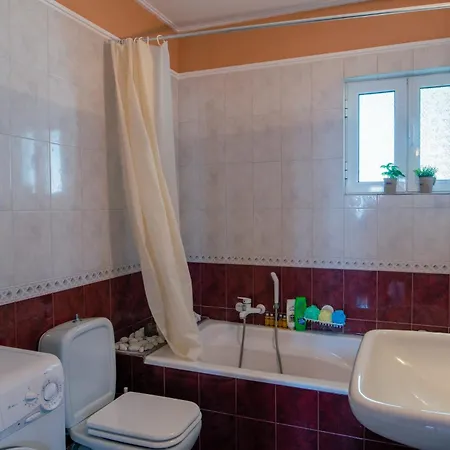 Aliki's Apartamento *